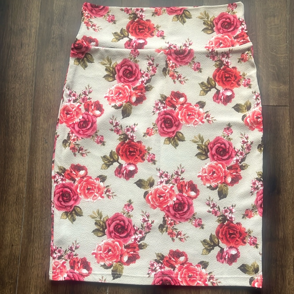 Beige floral LuLaRoe Cassie skirt
